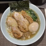 らぁめん 涼虎 - 新味玉らぁめん塩