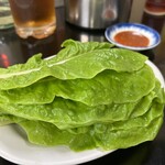 ホルモン牛若 - サンチュ