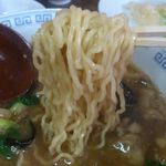中華料理 唐韻 - 【2014年04月】牛筋ラーメンの麺アップ。