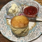 Pimpernel Tea Room - スコーン