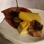 ひのや - 【旬菜2】手前から、柿の形にみせた海老しんじょう、鮎の甘露煮、きくらげ昆布、揚げ銀杏、栗蒸し煮