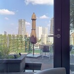 フィリップ・ミル 東京 - 窓からの風景