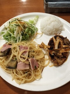 Mahoroba - Plate Lunch with Pasta Hamburg and a Variety of Vegetables