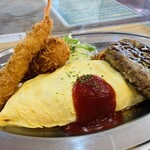 キッチン あずま - ▪️洋食オムライスプレート［くし切りの玉ねぎ、ピーマン、赤ウインナーを炒めたケチャップライスを薄焼き卵でクルッと巻いた昔ながらのオムライス。自家製手ごねハンバーグとエビフライ付き］menuブック。