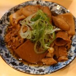 寅屋 - 煮込み　360円
