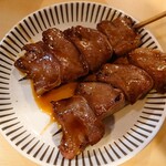 寅屋 - タン〈タレ〉（二本）　360円