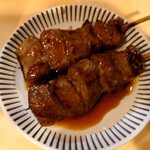 寅屋 - ハラミ〈タレ〉（二本）　360円