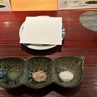 北野坂 螢 - ゆず醤油、胡桃塩、藻塩