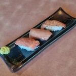 王様の焼肉くろぬま - 炙り牛寿司3点セット