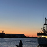 SAKATANTO - 海と漁船と夕空