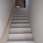 カレーショップ フェンネル - 階段(結構な傾斜)