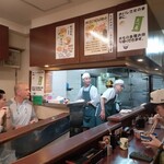 たつ屋 - 外国人の観光客もチラホラ