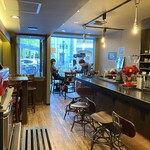 ALPHA COFFEE - 内観 ①