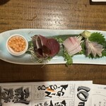 ひまり屋 - 刺身四種盛り (両橋が半熟イクラ)