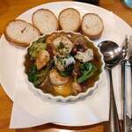 ななくさ食堂 - エビとホタテとタコのアヒージョバケット付き