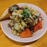 ななくさ食堂 - タコとスペルト小麦とトマトのバジルビネガー和え