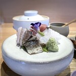 와라쿠 - ◆お刺身は6種盛り合わされています。炙るなど一手間加えた品も。