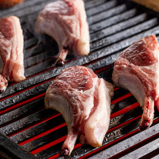 一度も冷凍していない厳選生ラムを使用