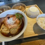 らぁ麺と点心 グラフミ - 