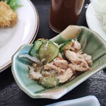 サンレパス ルート8 - おまかせ定食の小鉢、胡瓜とツナ?の和え物