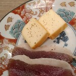 酒場ダルマ - 鴨、燻製チーズ！