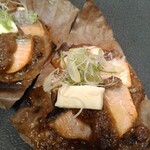 酒場ダルマ - 鮭の朴葉焼き、美味しすぎる…味噌だけでも延々とお酒すすんじゃう