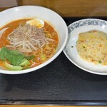 萬珍閣 - 担々麺+炒飯セット