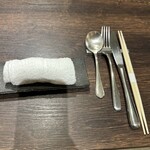 誠cuisine - おしぼりは冷たかったけど、この時期は冷たくても問題なし。