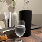 誠cuisine - 水。1リットル単位できます。