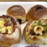 パン工房　リップカレント - たまごとチキン、ミニパン2つ