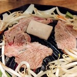 生ラム本舗 - 野菜も載せて、もう少しで食べごろ