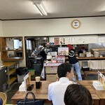 本格手打ちうどん もり - 奥の頭にタオルを巻いているのが大将です