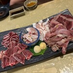 居酒屋 兀突骨 - 鳥刺盛り合わせ（たたき、ハツ、ズリ、）