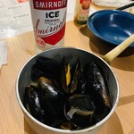 cafe brick - ムール貝のワイン蒸し