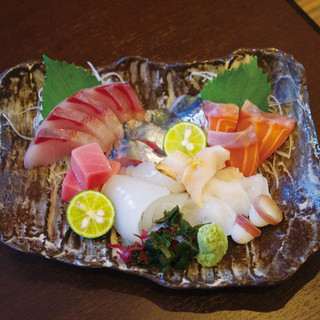 Directly delivered from Kanazawa Port! Enjoy fresh seafood.