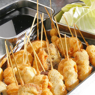 Our proud kushikatsu is made with great attention to detail, including the ingredients, batter, sauce, and oil.