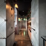 Longrain Tokyo - 個室へと続く通路