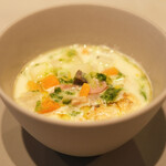 Global French Kitchen 雫 - ランチコース 2970円 の地蛤のクラムチャウダー