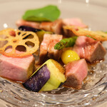 Global French Kitchen 雫 - ランチコース 2970円 のむさし麦豚肩ロースト