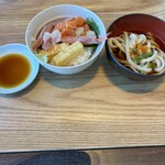 スカイレストラン ハレアス - 海鮮丼とうどん