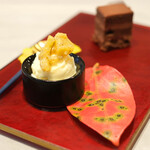 Global French Kitchen 雫 - ランチコース 2970円 のメゾンドゥースのデザート