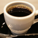 Global French Kitchen 雫 - ランチコース 2970円 のコーヒー