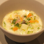 Global French Kitchen 雫 - ランチコース 2970円 の地蛤のクラムチャウダー
