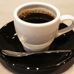 Global French Kitchen 雫 - ランチコース 2970円 のコーヒー