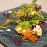 Global French Kitchen 雫 - ランチコース 2970円 の美女のサラダ