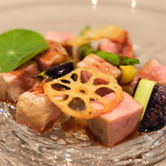 Global French Kitchen 雫 - ランチコース 2970円 のむさし麦豚肩ロースト