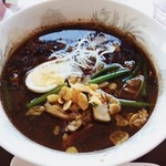 新千歳カントリークラブ - 「にんにく黒ラーメン」
            ゴルフで疲れた後は栄養を付けなきゃねd(^_^o)