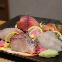 和食 いぶり別邸 有楽町店 - 刺身5点盛り(本まぐろ入)