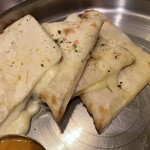 アシルワード - チーズナン