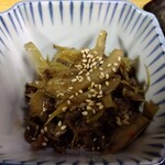 とん八 - 牛肉とごぼうの炒め煮 450円(税込)(2024年10月10日撮影)